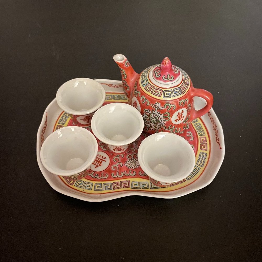 Mini Chinese Red Rose Mun Shou Jingdezhen Longevity Teapot Teacups and Tray Set.